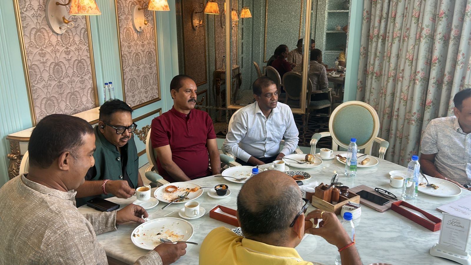 Meeting photo 3
